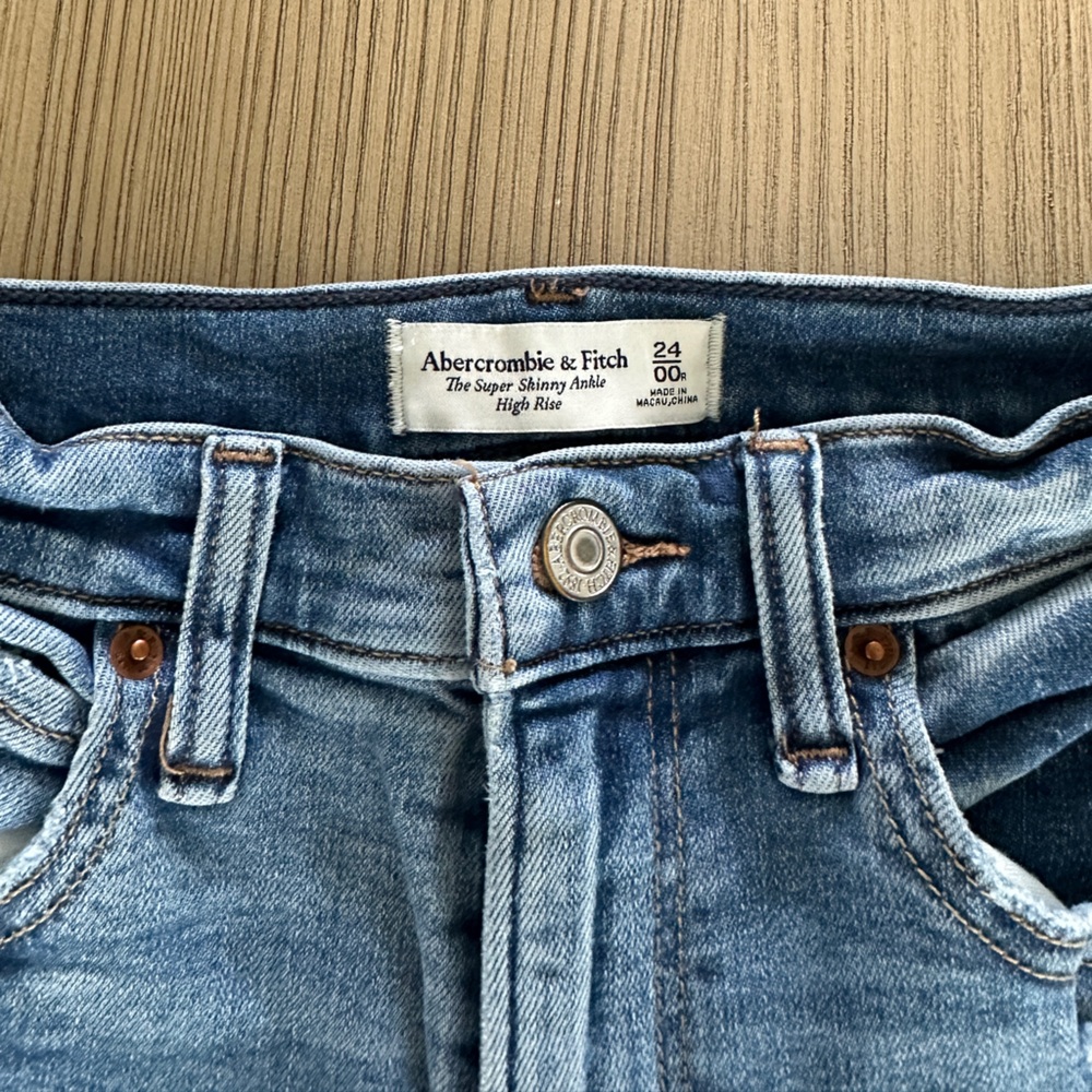 A&F super skinny jeans